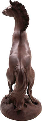 Скульптура ”Гарцующий конь”